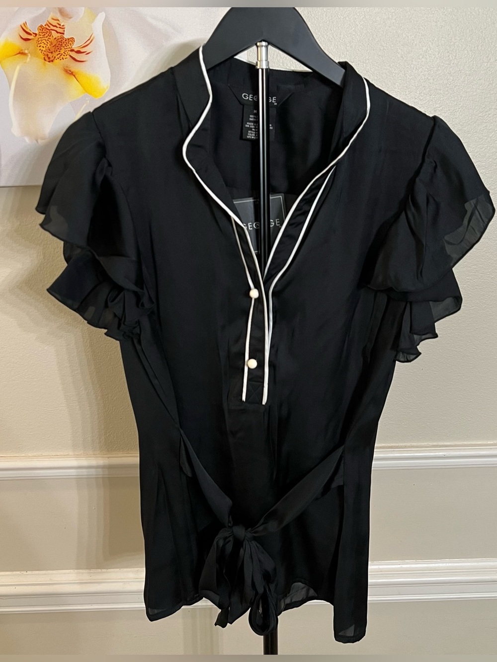 NWT: George Black Solid Angel Sleeve Blouse with Tie Waist! Size Medium.